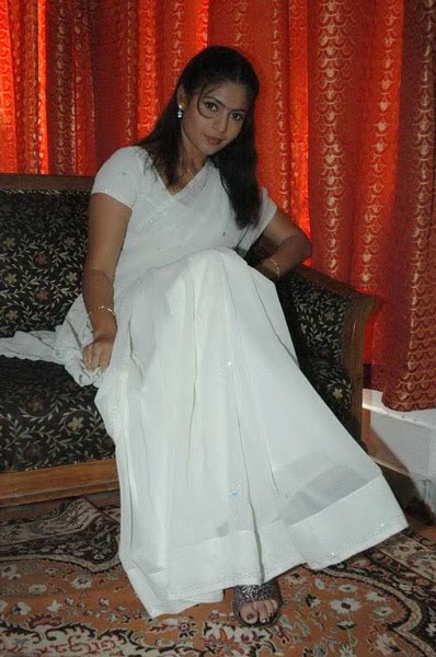 saira looking cool in white saree latest photos